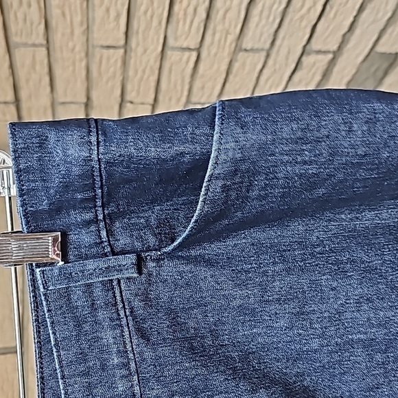 Lee, Just Below The Waist, Capris Sz 16P - Picture 4 of 11